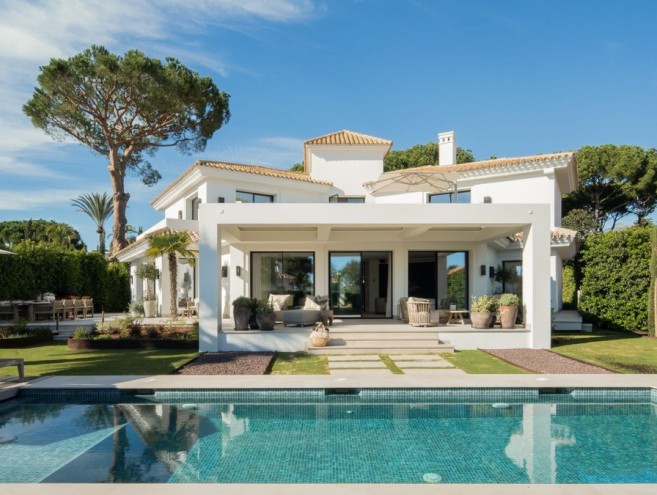 Villa for sale in Los Monteros, Marbella