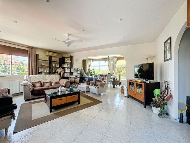 Villa for sale in Nueva Andalucía, Marbella