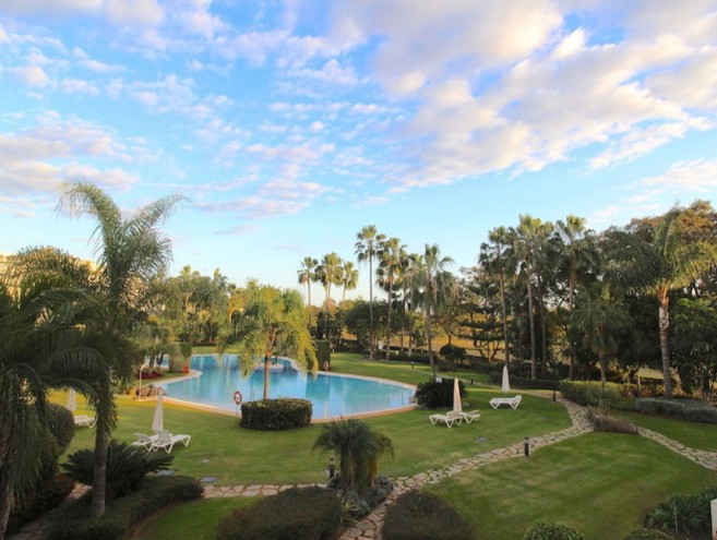 Apartamento for sale in Las Brisas, Marbella