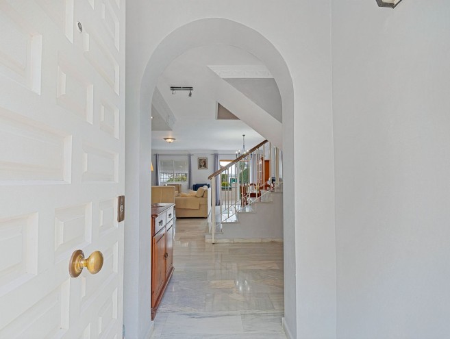 Unifamiliar for sale in Nueva Andalucía, Marbella