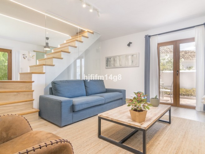 Townhouse for sale in Nueva Andalucía, Marbella