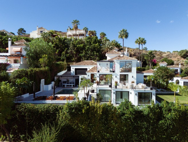 Villa for sale in Nueva Andalucía, Marbella