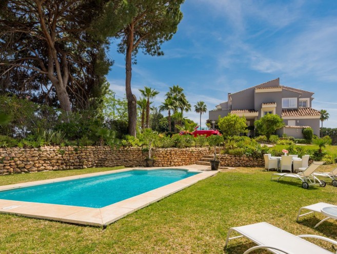 Villa for sale in Nueva Andalucía, Marbella