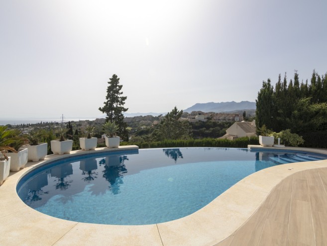 Villa for sale in Elviria, Marbella