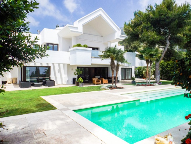 Villa for sale in The Golden Mile, Marbella