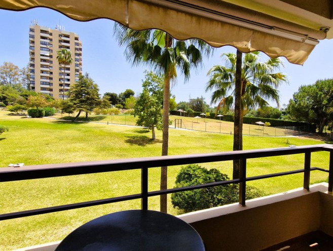 Apartamento for sale in Nueva Andalucía, Marbella