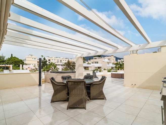 Apartamento for sale in Nueva Andalucía, Marbella