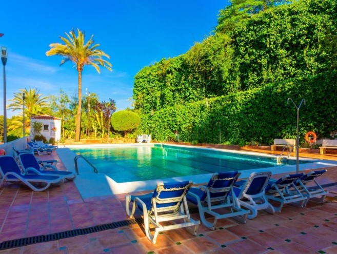 Apartment for sale in Nueva Andalucía, Marbella