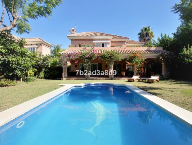 Villa for sale in Nueva Andalucía, Marbella