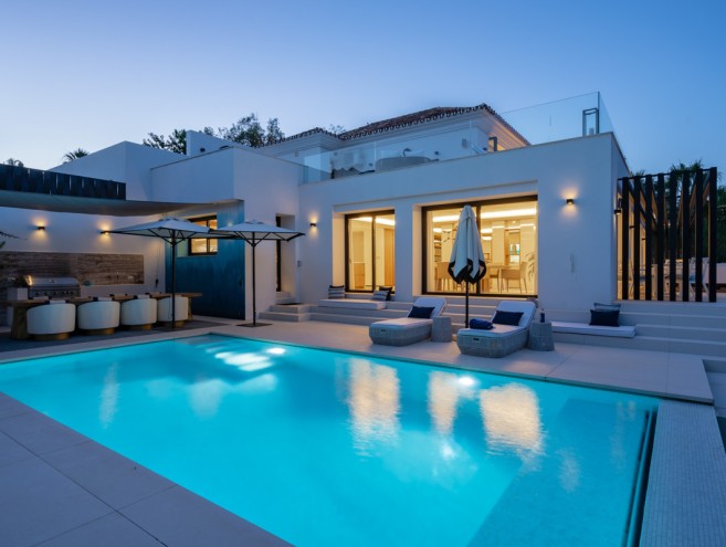 Villa for sale in Nueva Andalucía, Marbella