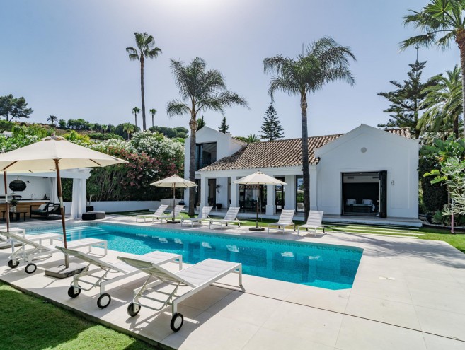 Villa for sale in Nueva Andalucía, Marbella