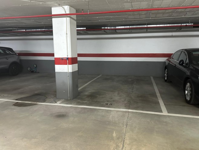 Comercial for sale in Nueva Andalucía, Marbella