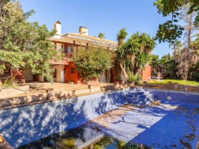 Villa for sale in The Golden Mile, Marbella