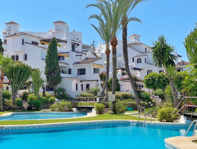 Apartment for sale in Nueva Andalucía, Marbella