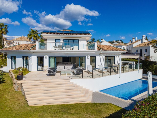 Villa for sale in Nueva Andalucía, Marbella