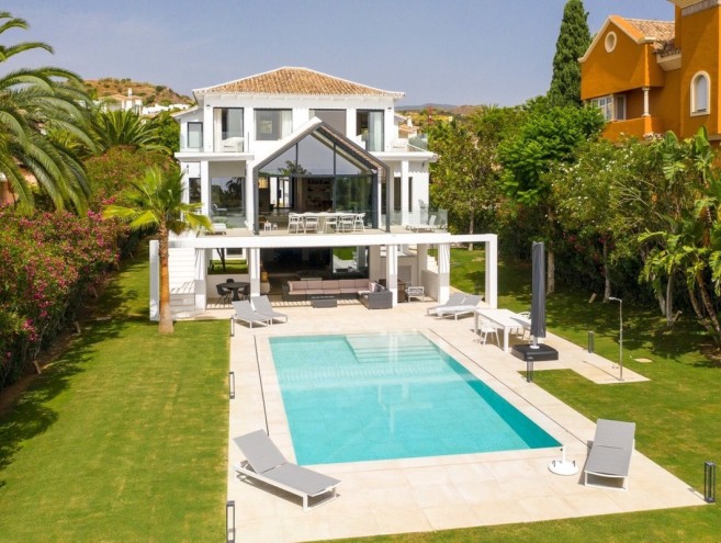 Villa for sale in Nueva Andalucía, Marbella