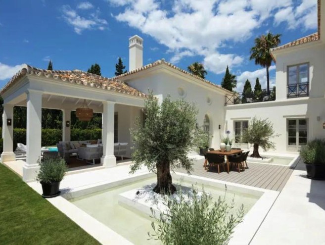 Villa for sale in Nagüeles, Marbella