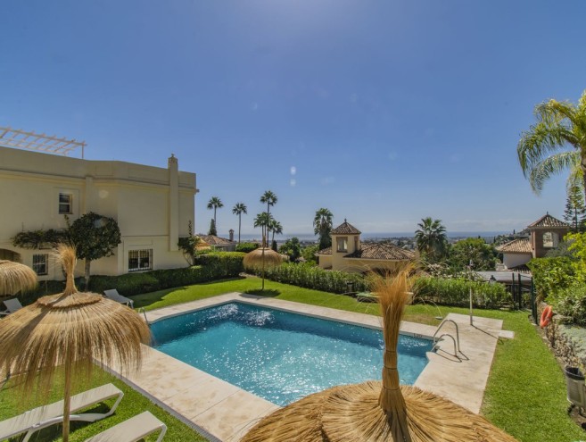 Unifamiliar for sale in La Quinta, Marbella