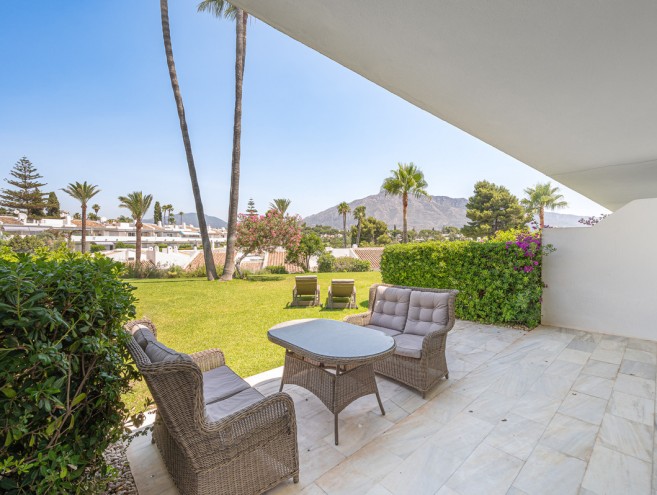 Apartment for sale in Nueva Andalucía, Marbella