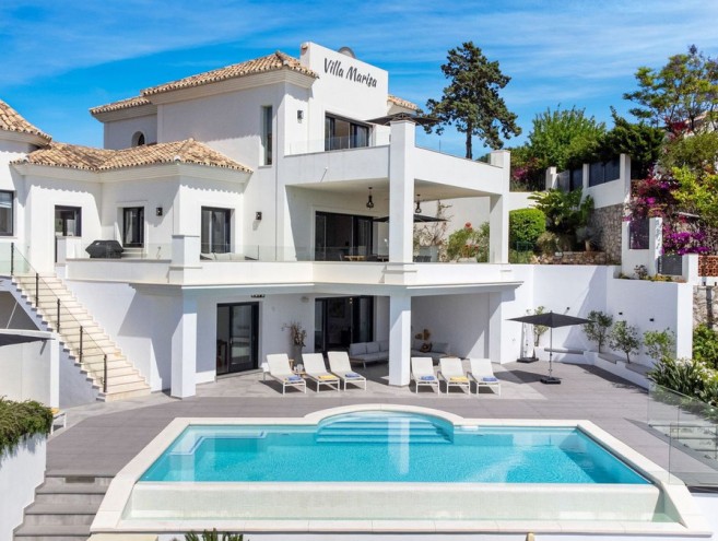 Villa for sale in Elviria, Marbella