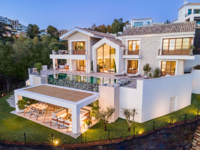 Villa for sale in La Quinta, Marbella