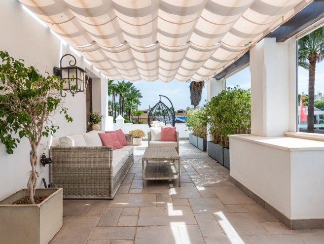 Apartment for sale in Puerto Banús, Marbella