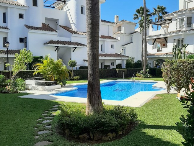 Apartment for sale in Nueva Andalucía, Marbella