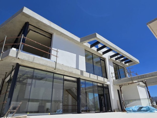 Villa for sale in Nueva Andalucía, Marbella