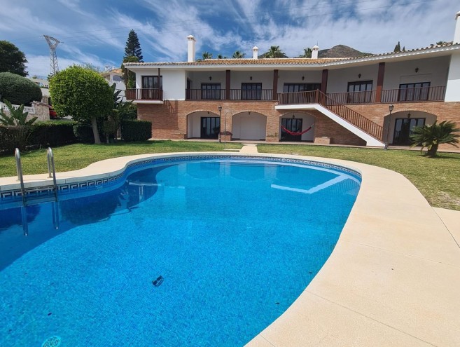 Villa for sale in La Capellania, Marbella