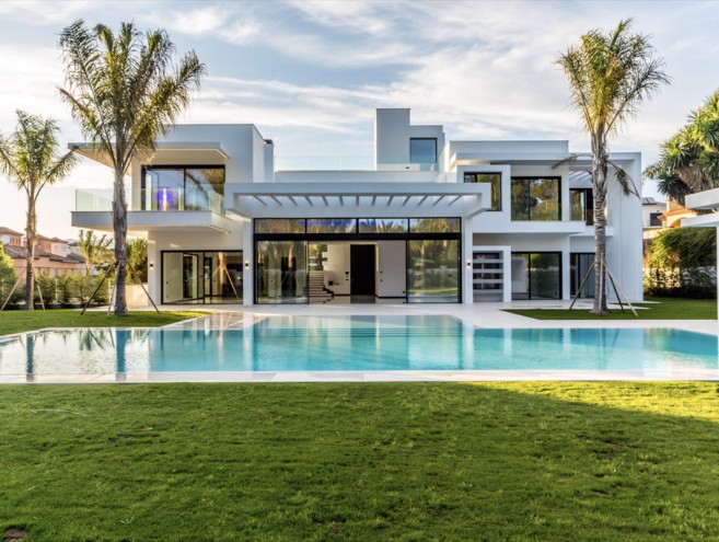 Unifamiliar for sale in Guadalmina Baja, Marbella