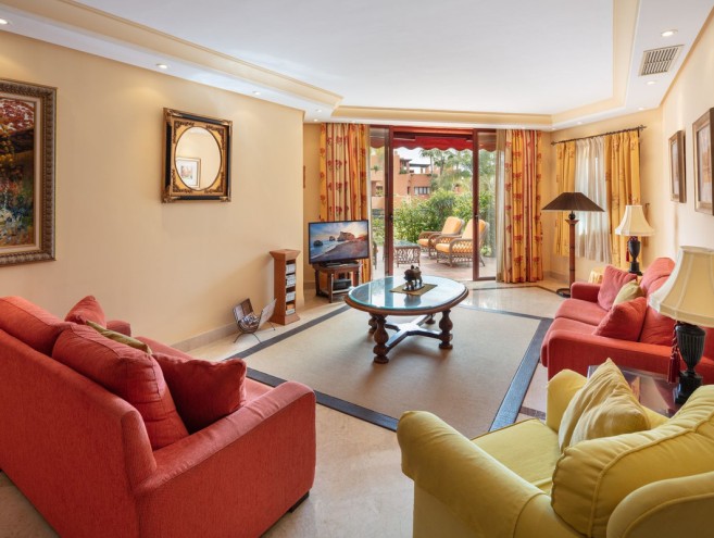 Apartment for sale in Nueva Andalucía, Marbella