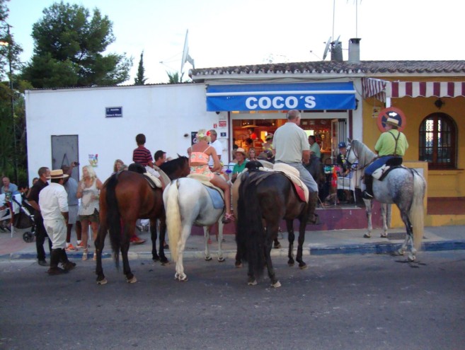 Commerce for sale in Nueva Andalucía, Marbella