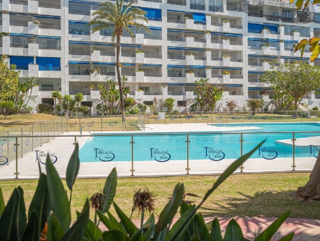 Commercial for sale in Puerto Banús, Marbella