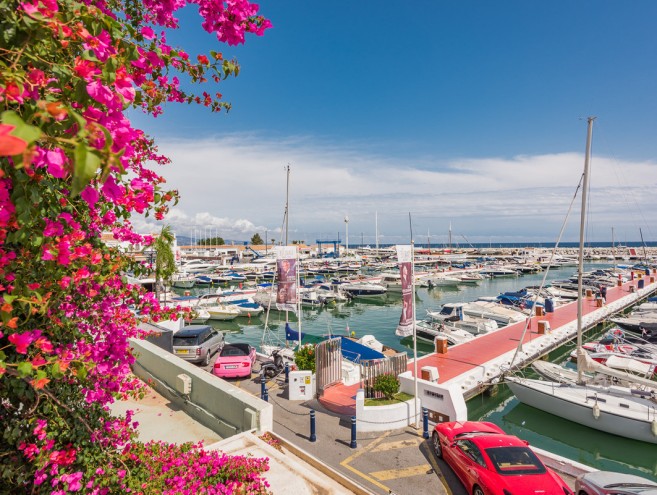 Apartment for sale in Puerto Banús, Marbella