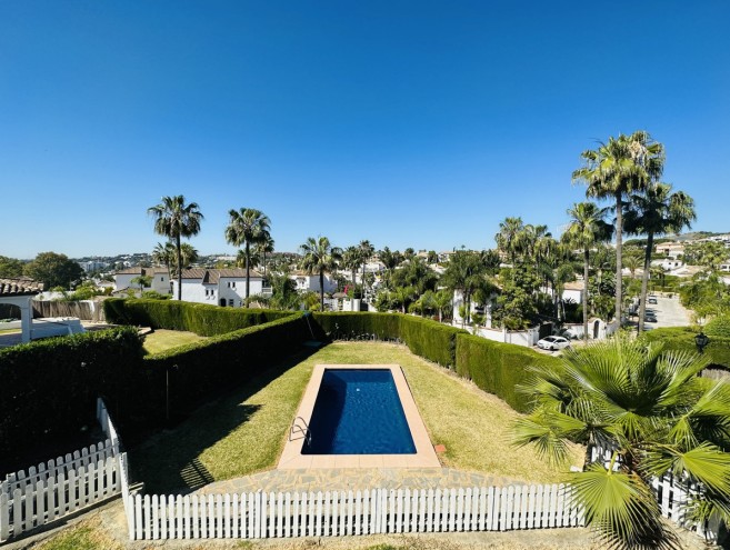 Villa for sale in Nueva Andalucía, Marbella