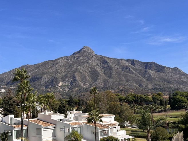 Apartamento for sale in Nueva Andalucía, Marbella