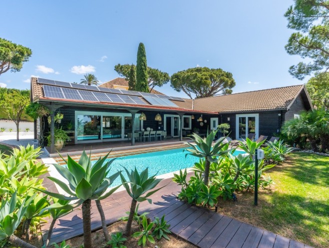 Villa for sale in Elviria, Marbella