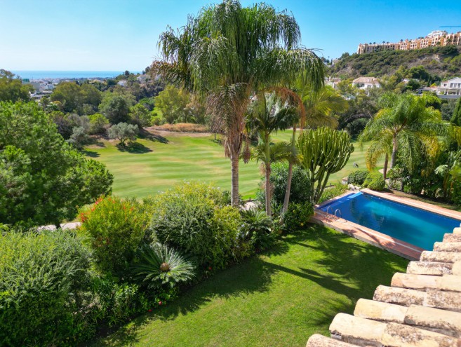 Villa for sale in La Quinta, Marbella