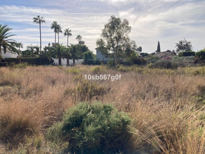 Terreno for sale in Guadalmina Baja, Marbella