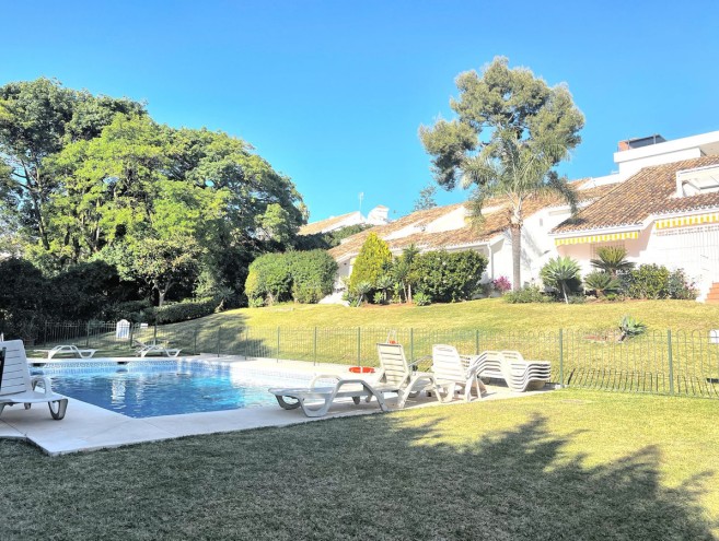 Apartment for sale in Nueva Andalucía, Marbella