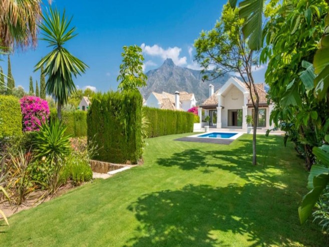 Villa for sale in The Golden Mile, Marbella