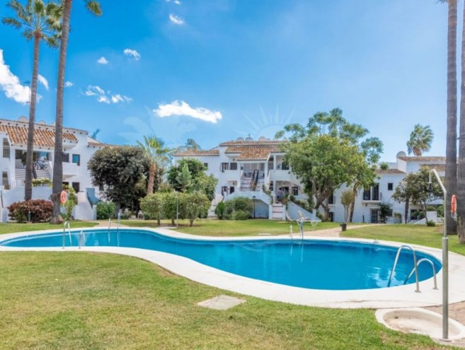 Apartment for sale in Nueva Andalucía, Marbella