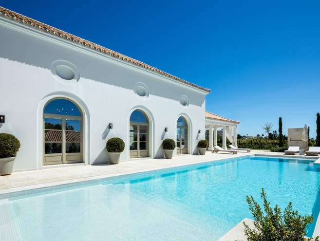 Villa for sale in Nueva Andalucía, Marbella