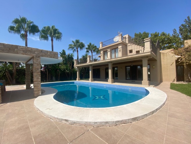 Villa for sale in The Golden Mile, Marbella