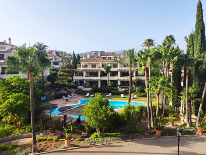 Apartamento for sale in Nueva Andalucía, Marbella
