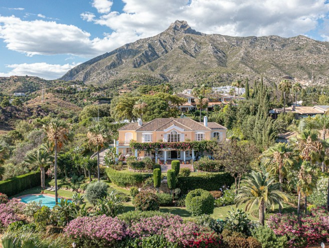 Villa for sale in The Golden Mile, Marbella
