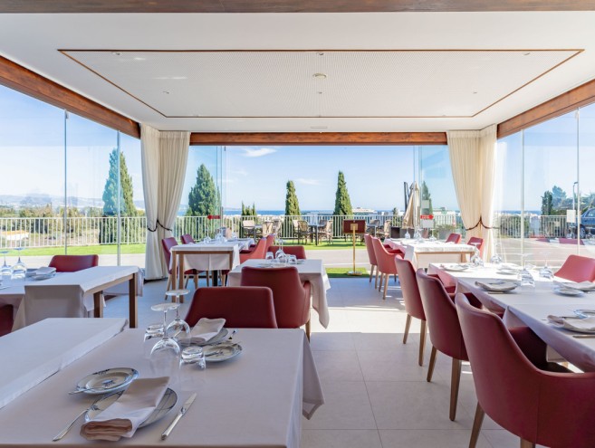 Commerce for sale in Nueva Andalucía, Marbella
