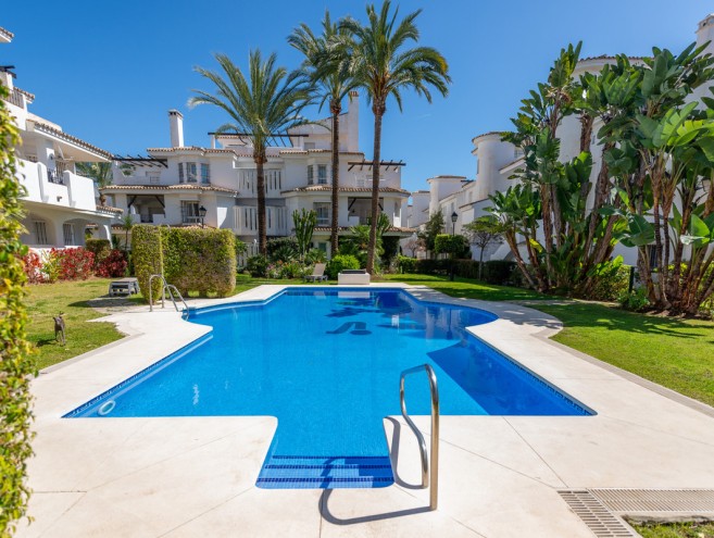 Apartamento for sale in Nueva Andalucía, Marbella