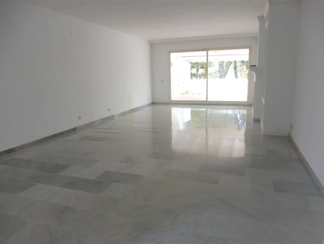 Apartamento for sale in Guadalmina Baja, Marbella
