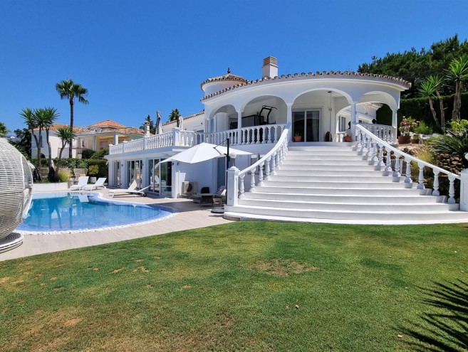 Villa for sale in Elviria, Marbella